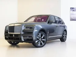 Grau Neu 2024 Rolls Royce Cullinan SUV | 434.995 €