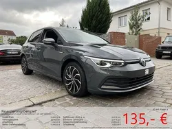 Grau Gebraucht 2021 VW Golf VIII Style Limousine | 16.800 € (Etwas zu teuer)