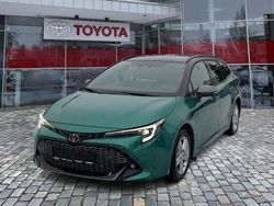 Super green (6p5)/ black mica Gebraucht 2024 Toyota Corolla Sport Kombi | 32.990 € (Etwas zu teuer)