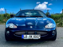 Blau Gebraucht 1998 Jaguar XK8 Cabrio | 28.900 €