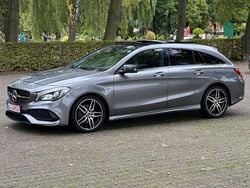 Grau Gebraucht 2020 Mercedes CLA200 AMG line Kombi | 13.950 €
