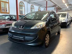 Grau Gebraucht 2009 Peugeot 107 Filou Kleinwagen | 2.690 € (Fairer Preis)