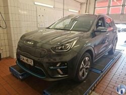 Grau Gebraucht 2021 Kia e-Niro Premium SUV | 19.300 € (Fairer Preis)