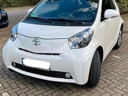 Weiß Gebraucht 2010 Toyota iQ Kleinwagen | 4.200 €