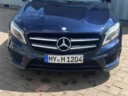 Blau Gebraucht 2016 Mercedes GLA180 AMG line SUV | 16.200 € (Fairer Preis)