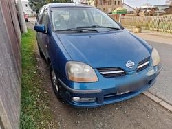 Grün Gebraucht 2002 Nissan Almera Tino Van / Kleinbus | 700 € (Superpreis)