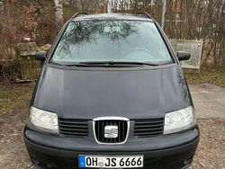 Schwarz Gebraucht 2009 Seat Alhambra Reference Van / Kleinbus | 1.100 € (Fairer Preis)