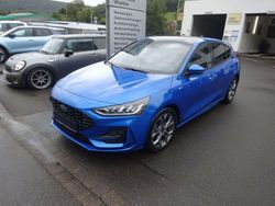 Dynamicblau metallic Gebraucht 2023 Ford Focus ST-Line X Limousine | 24.900 € (Etwas zu teuer)