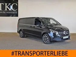 Schwarz Gebraucht 2023 Mercedes V300 Avantgarde Van / Kleinbus | 59.990 € (Superpreis)