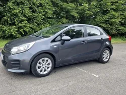 Grau Gebraucht 2015 Kia Rio 2 Limousine | 4.000 € (Superpreis)