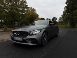 Grau Gebraucht 2018 Mercedes C300 AMG line Coupé | 29.500 € (Etwas zu teuer)