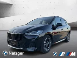Schwarz Gebraucht 2023 BMW 218 Active Tourer M Sport Van / Kleinbus | 29.400 € (Fairer Preis)