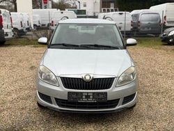 Silber Gebraucht 2010 Skoda Fabia Style Limousine | 1.650 €