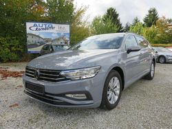 Grau Gebraucht 2022 VW Passat Business Kombi | 17.850 € (Fairer Preis)
