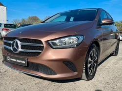 Rosegold metalliclack Gebraucht 2022 Mercedes B180 Van / Kleinbus | 18.600 € (Superpreis)
