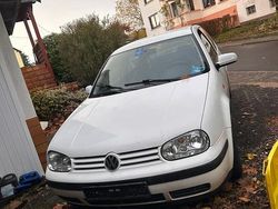 Weiß Gebraucht 1999 VW Golf IV Kleinwagen | 800 € (Guter Preis)