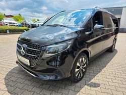 Obsidianschwarzmetallic Gebraucht 2024 Mercedes V300 Avantgarde Van / Kleinbus | 67.990 € (Teuer)