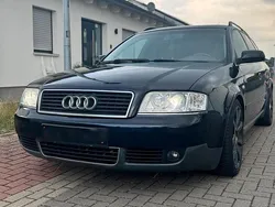 Blau Gebraucht 2001 Audi A6 Kombi | 500 € (Superpreis)