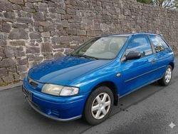 Blau Gebraucht 2000 Mazda 323 Coupé | 900 € (Fairer Preis)