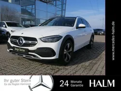 Weiß Gebraucht 2024 Mercedes C200 Avantgarde Limousine | 52.950 €