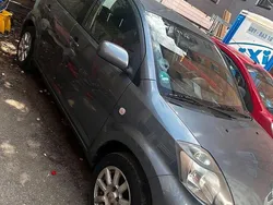 Silber Gebraucht 2010 Daihatsu Sirion Kleinwagen | 1.350 €