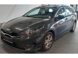 Grau (metallic) Gebraucht 2022 Kia Ceed Vision Kombi | 15.498 € (Fairer Preis)