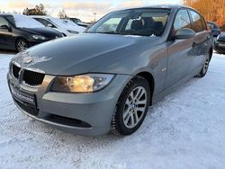 Blau Gebraucht 2006 BMW 318 Limousine | 1.850 € (Guter Preis)