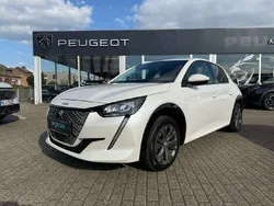 Weiß Gebraucht 2021 Peugeot e-208 Allure Kleinwagen | 16.480 € (Fairer Preis)