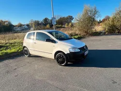 Weiß Gebraucht 2007 VW Fox Kleinwagen | 1.400 €