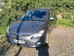 Grau Gebraucht 2010 Hyundai i30 Limousine | 3.000 € (Fairer Preis)