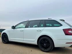 Weiß Gebraucht 2017 Skoda Octavia Drive Kombi | 14.000 € (Fairer Preis)