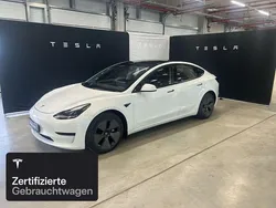 Pearl white multicoat Gebraucht 2021 Tesla Model 3 Limousine | 25.300 € (Fairer Preis)