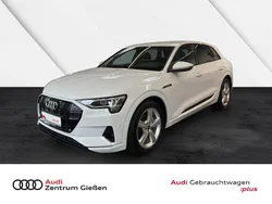Gletscherweiß metallic (metallic) Gebraucht 2021 Audi e-tron S-Line SUV | 26.830 € (Superpreis)