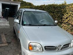 Grau Gebraucht 2002 Nissan Micra Kleinwagen | 1.850 € (Etwas zu teuer)