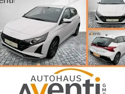 Weiß Neu 2024 Hyundai i20 Trend Limousine | 18.879 € (Guter Preis)