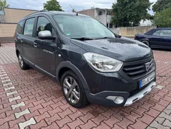 Grau Gebraucht 2015 Dacia Lodgy Stepway Van / Kleinbus | 7.400 € (Etwas zu teuer)