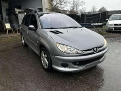 Grau sidobre/metallic Gebraucht 2005 Peugeot 206 Tendance Kombi | 3.300 € (Teuer)