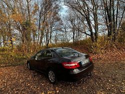 Braun Gebraucht 2009 Mercedes E220 Limousine | 8.500 € (Teuer)