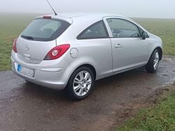 Silber Gebraucht 2009 Opel Corsa Edition Kleinwagen | 2.900 € (Guter Preis)