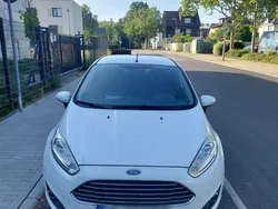 Weiß Gebraucht 2015 Ford Fiesta Kleinwagen | 7.750 € (Fairer Preis)