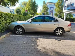 Grau Gebraucht 2002 Ford Mondeo Ghia Limousine | 790 € (Guter Preis)