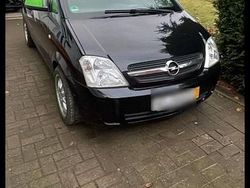 Schwarz Gebraucht 2004 Opel Meriva Van / Kleinbus | 1.700 € (Etwas zu teuer)