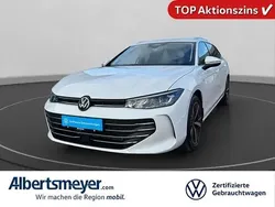 Weiß Gebraucht 2024 VW Passat Business Kombi | 37.749 € (Etwas zu teuer)