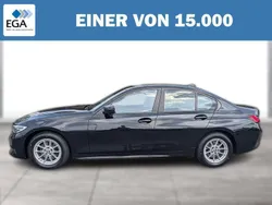 Schwarz metallic Gebraucht 2022 BMW 320 Advantage Limousine | 30.310 € (Etwas zu teuer)