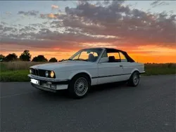 Weiß Gebraucht 1990 BMW 320 Cabriolet Cabrio | 25.500 €