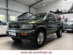 Grün Gebraucht 1999 Nissan Pathfinder SUV | 13.999 €