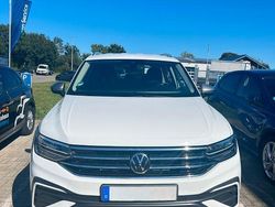 Weiß Gebraucht 2022 VW Tiguan Allspace Life SUV | 30.790 € (Fairer Preis)
