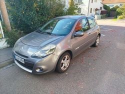 Grau Gebraucht 2010 Renault Clio II Dynamique Limousine | 1.500 € (Guter Preis)