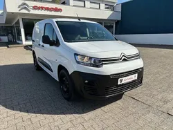 Weiß Gebraucht 2021 Citroën Berlingo Van / Kleinbus | 15.490 € (Guter Preis)