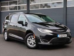 Brilliant black crystal Gebraucht 2020 Chrysler Pacifica Van / Kleinbus | 24.950 €